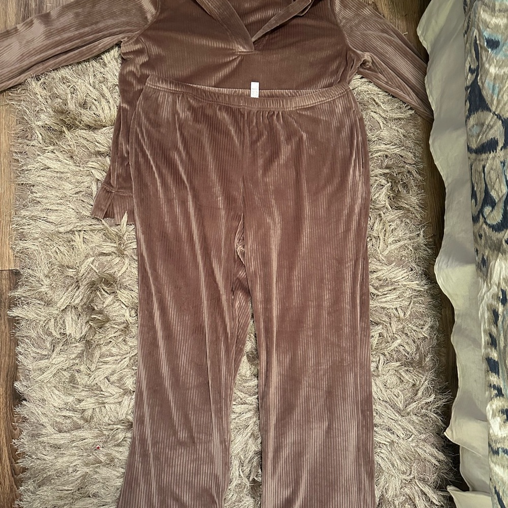 Nicole Miller Brown Pajama Set